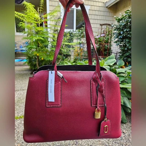 Marc Jacobs The Editor Tote Bag Pebbled Leather Tailored Oversized Cabernet NWT - Picture 3 of 16